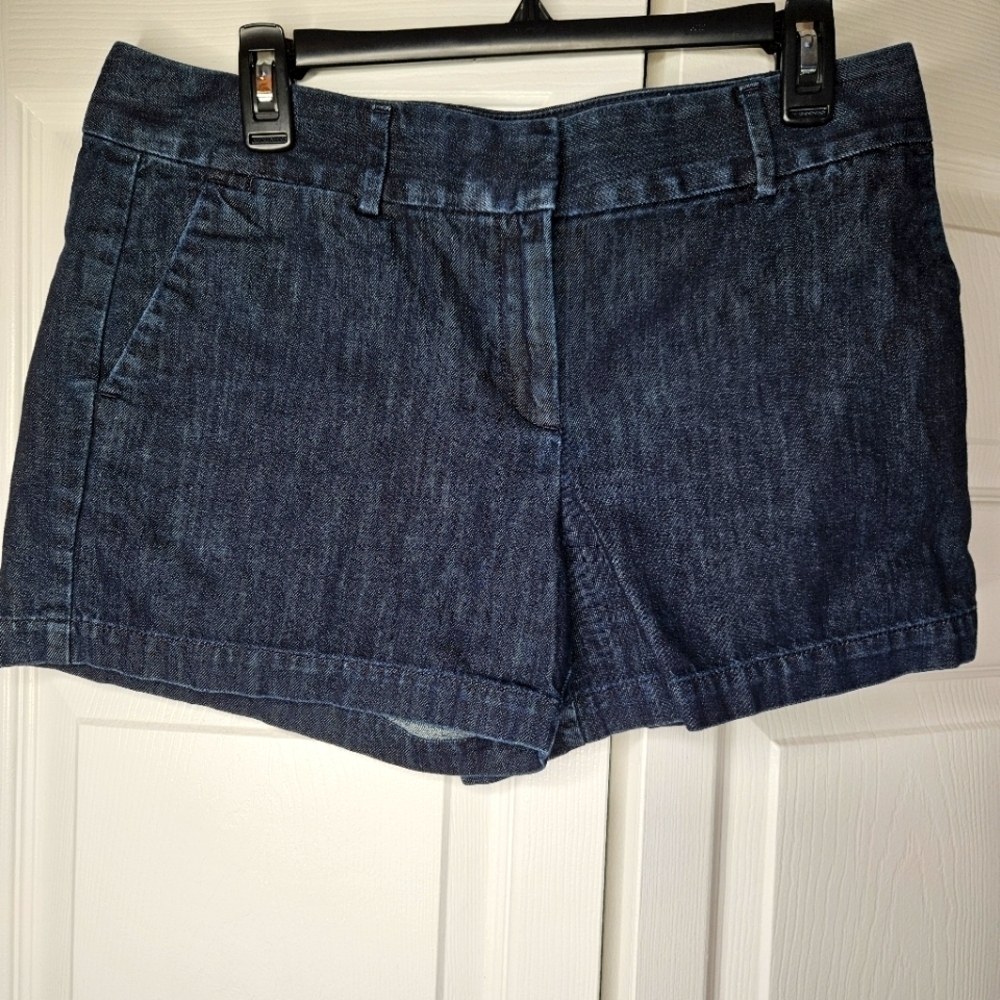 LOFT The Riviera Short In Denim Blue size 8.